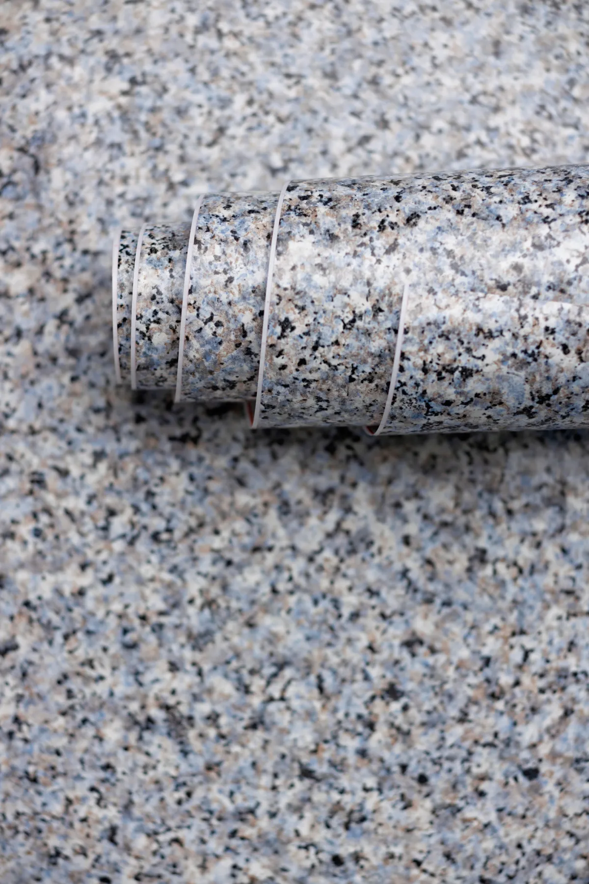 still-life-putting-up-decorative-vinyls